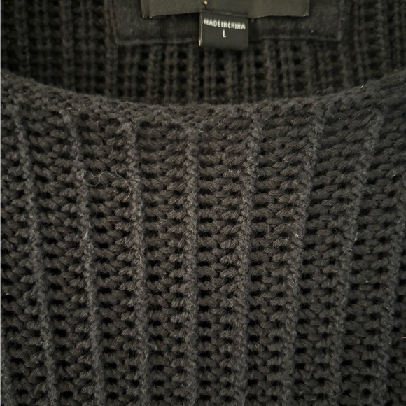 Men’s black sweater with frayed collar. - Picture 1 of 3
